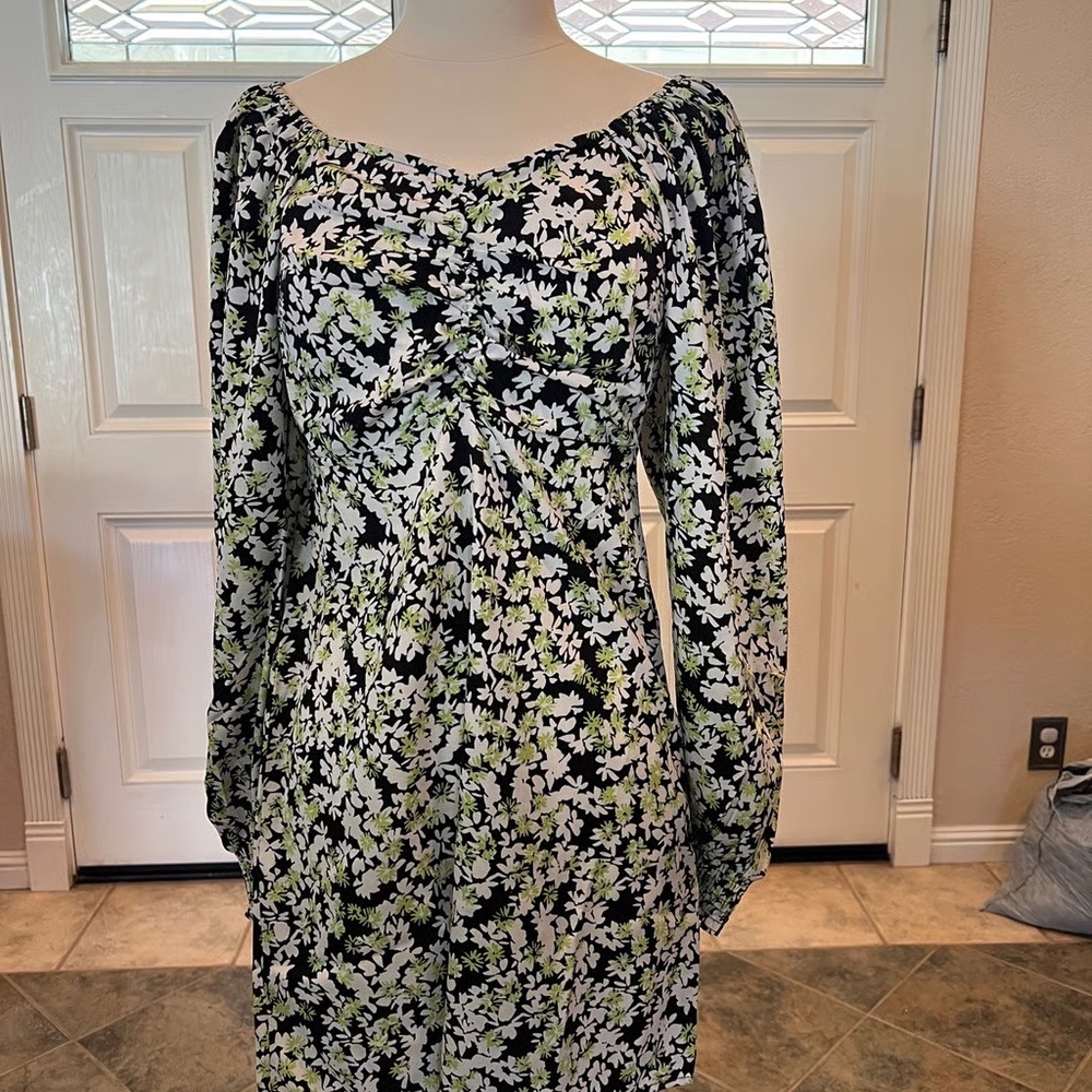 NWT VERO MODA Chaddie Floral Long Sleeve Ruched Minidress